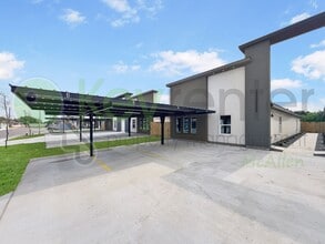 2900 S Links Dr in Edinburg, TX - Building Photo - Building Photo