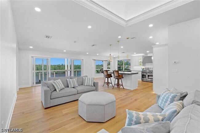 property at 1836 Harbor Ln