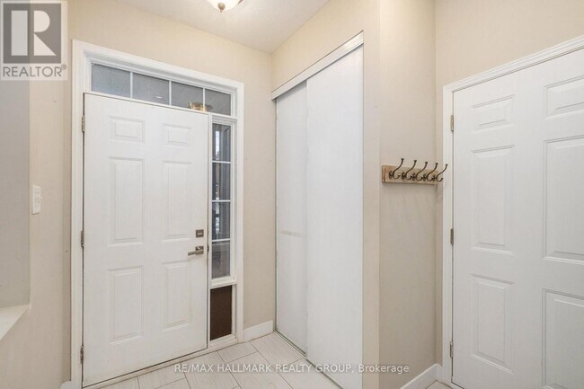 57 Collington St in Ottawa, ON - Building Photo - Building Photo