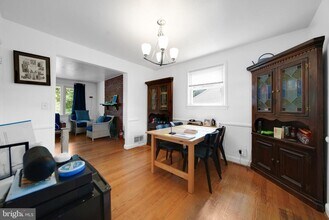 10502 Glenhaven Dr in Silver Spring, MD - Building Photo - Building Photo