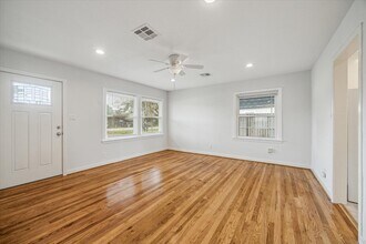 6530 Sivley St in Houston, TX - Building Photo - Building Photo