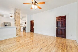 106 S Ave A in Elgin, TX - Building Photo - Building Photo