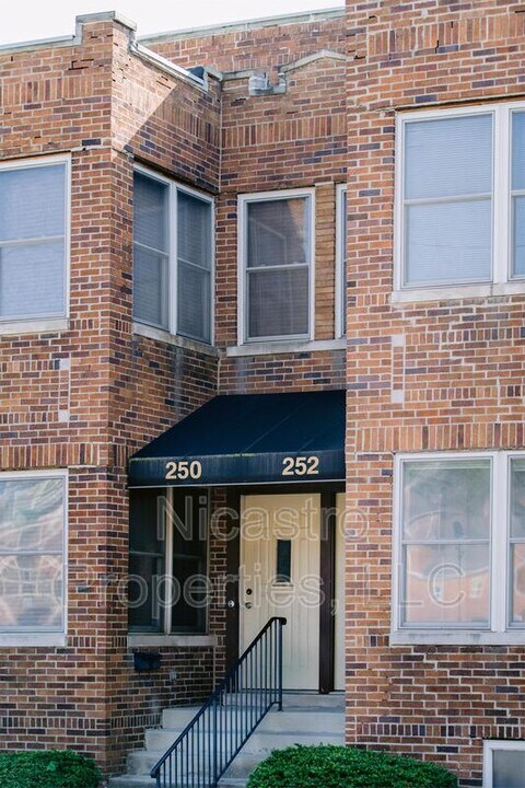 252 S Washington Ave in Columbus, OH - Foto de edificio