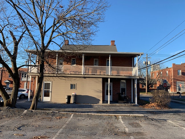 26 E Park St in Elizabethtown, PA - Building Photo - Building Photo