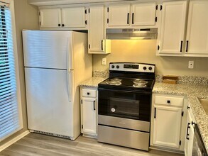 5975 Dixon Dr in Raleigh, NC - Building Photo - Building Photo
