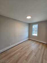 231 Clark Pl in Elizabeth, NJ - Building Photo - Building Photo