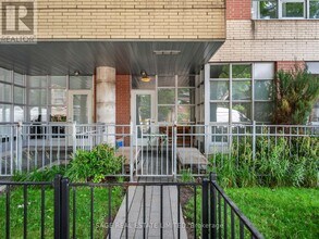 19-119 Brant St in Toronto, ON - Building Photo - Building Photo