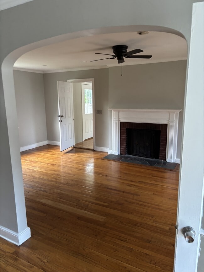 170 Bellevue Rd in New Haven, CT - Building Photo - Building Photo
