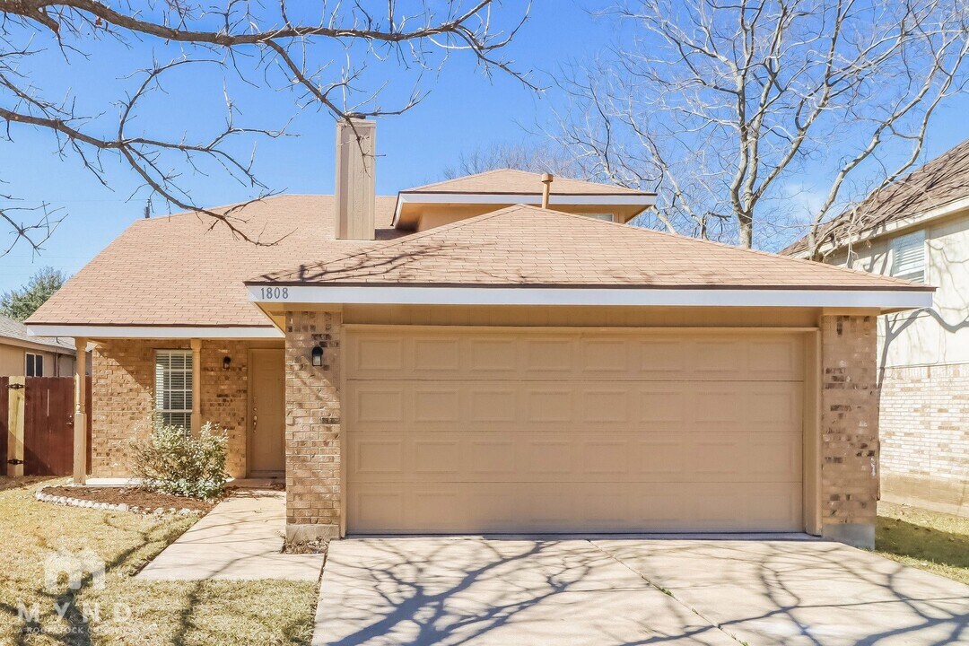 1808 Southwestern Trail in Round Rock, TX - Building Photo