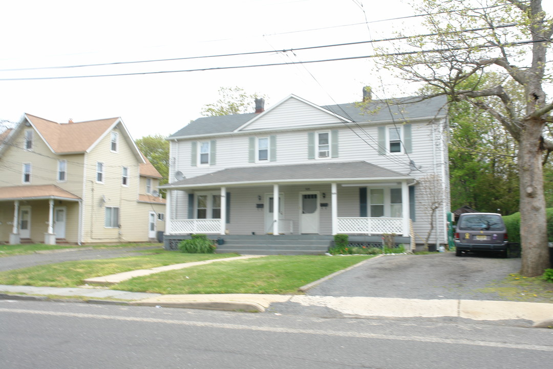 525 Sairs Ave in Long Branch, NJ - Building Photo