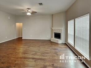 102 Chesterfield Cir in Waxahachie, TX - Building Photo - Building Photo