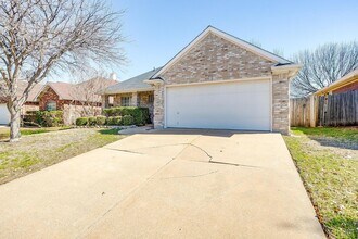 6213 Gillispie Dr in Fort Worth, TX - Building Photo - Building Photo