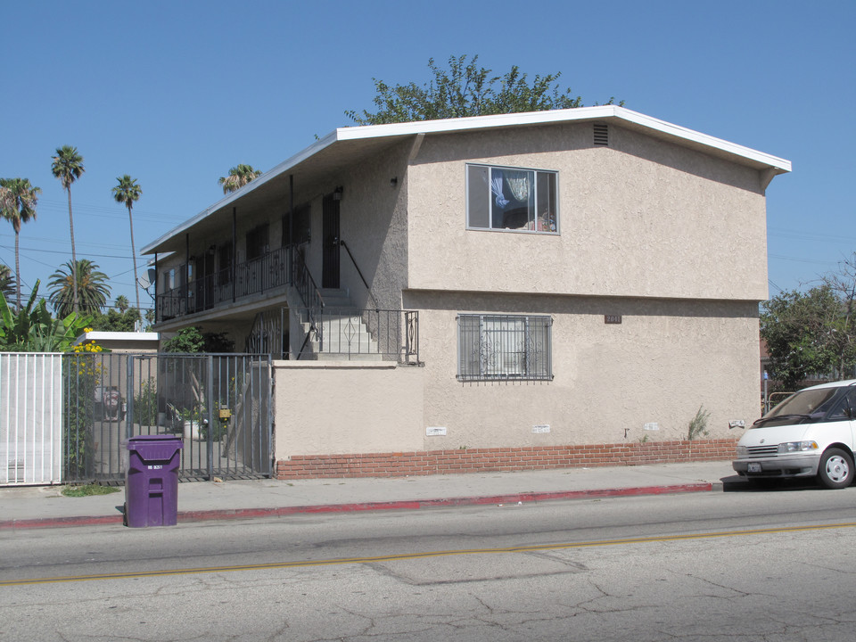 2041 Orange Ave in Long Beach, CA - Building Photo