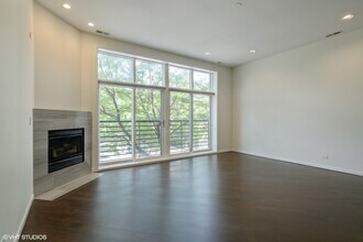 1872 N Damen Ave in Chicago, IL - Building Photo - Building Photo