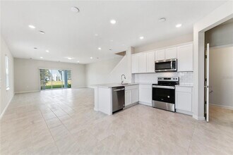 2326 Vision St in Davenport, FL - Foto de edificio - Building Photo