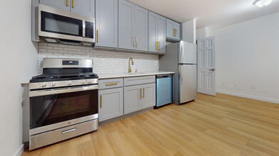 2181 Belmont Ave in Bronx, NY - Building Photo - Interior Photo