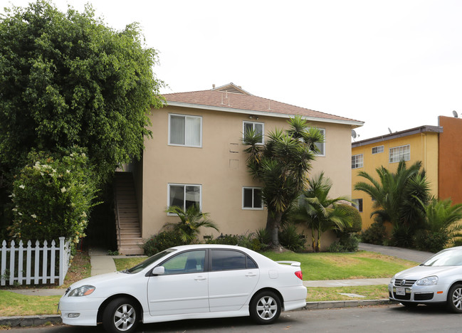 3764-3768 1/2 Barry Ave in Los Angeles, CA - Foto de edificio - Building Photo
