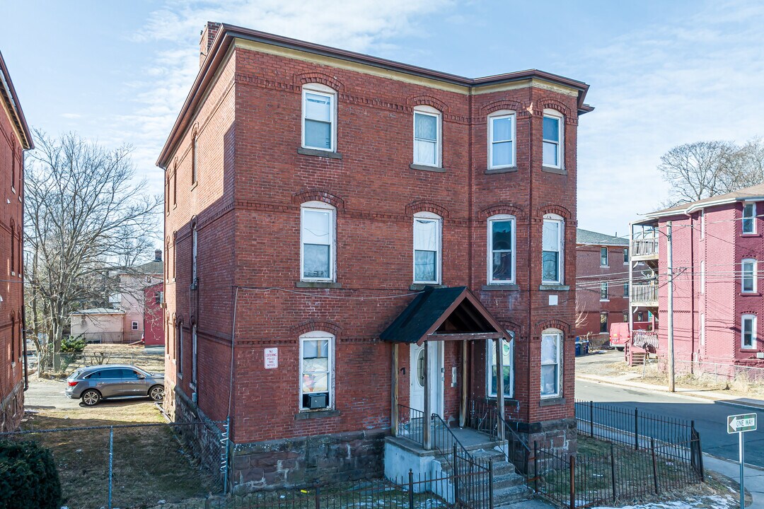 51 Seyms St in Hartford, CT - Building Photo