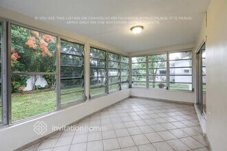 2430 NW 81st Ave in Sunrise, FL - Building Photo - Building Photo