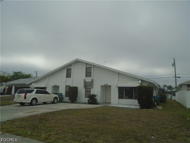 1226 Trafalgar Pkwy in Cape Coral, FL - Building Photo - Building Photo