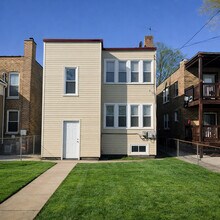 7923 S Clyde Ave in Chicago, IL - Building Photo - Building Photo