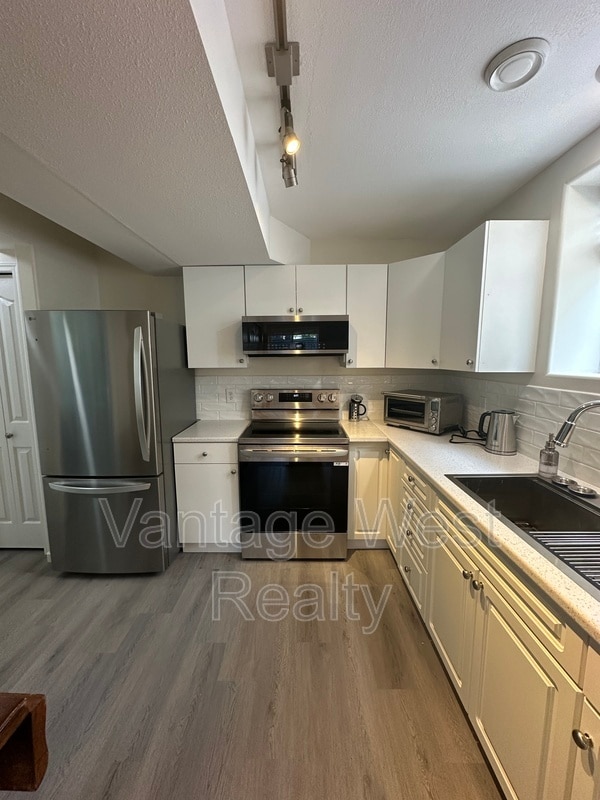property at 412 Phipps Crescent