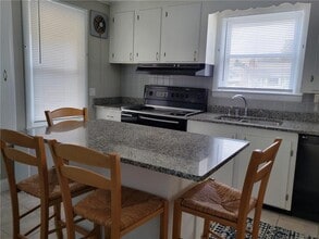 89 Wells St in Westerly, RI - Building Photo - Building Photo