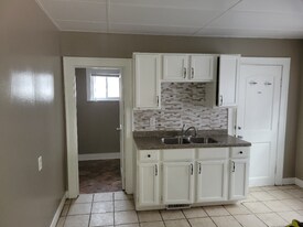 937 5th St NW, Unit 937 in Grand Rapids, MI - Building Photo
