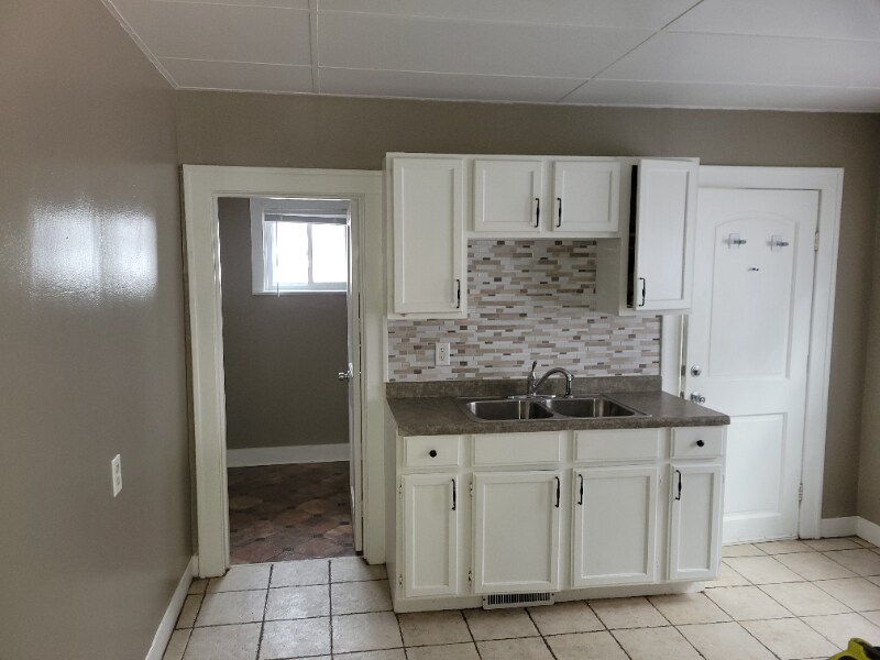 937 5th St NW in Grand Rapids, MI - Building Photo