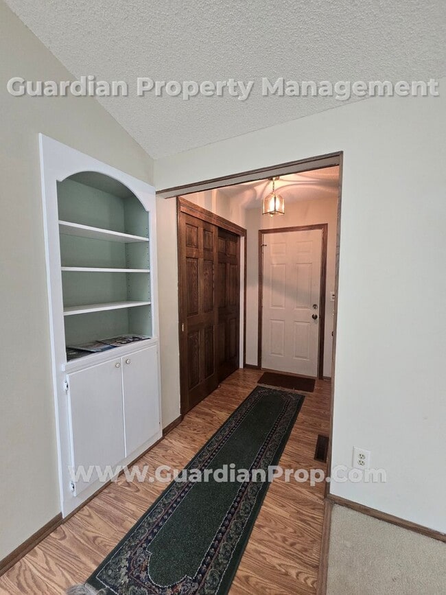 747 Mound Ave in Shoreview, MN - Building Photo - Building Photo