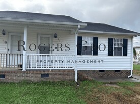 611&613-613 Hicks Mill Rd in Oxford, NC - Building Photo