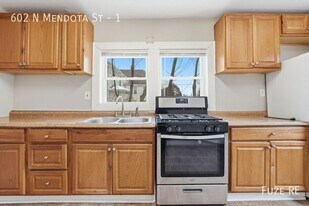 602 N Mendota St in St. Paul, MN - Building Photo