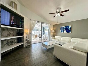 1058 Soaring Eagle Ln in Kissimmee, FL - Building Photo - Building Photo