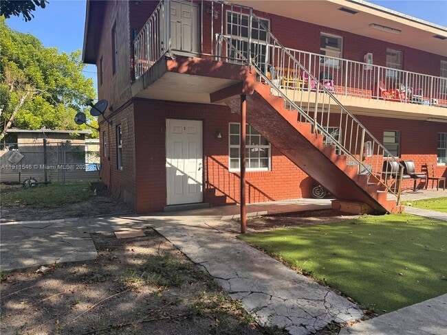 2121 NW 4th Ct in Pompano Beach, FL - Building Photo - Building Photo