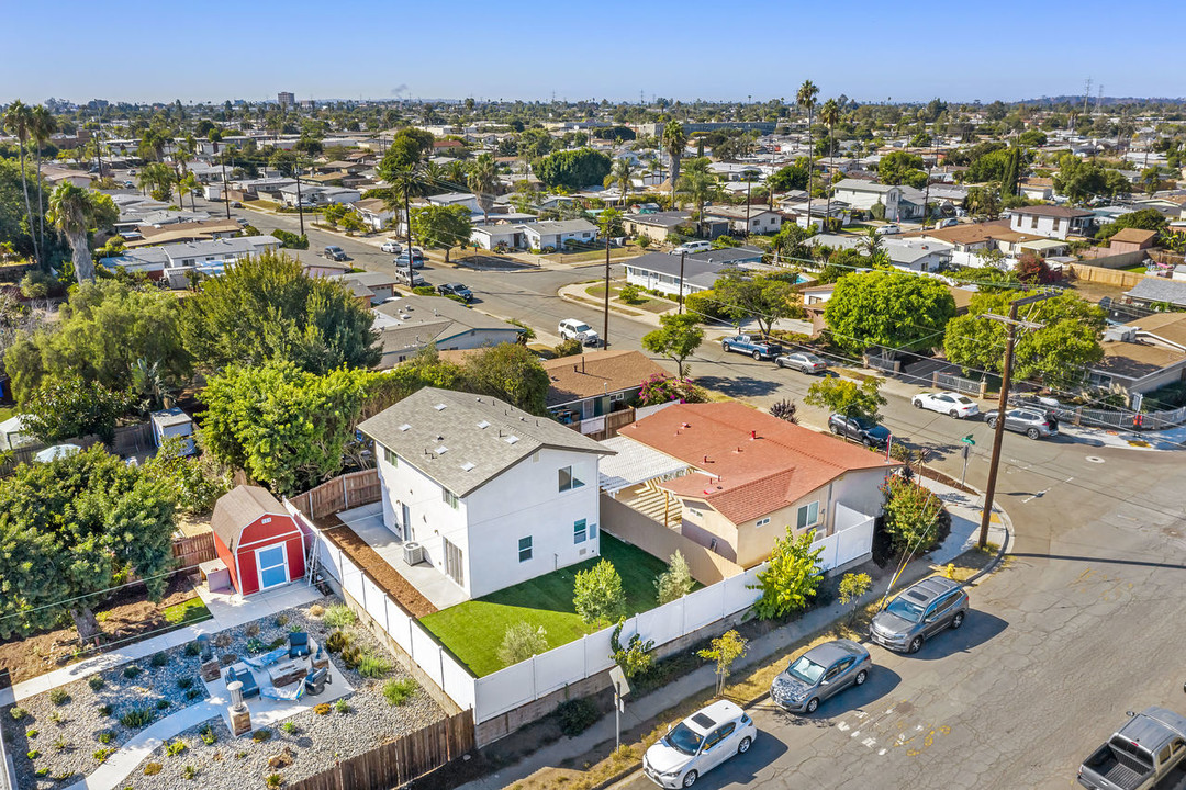 5091 Roscrea Ave in San Diego, CA - Building Photo