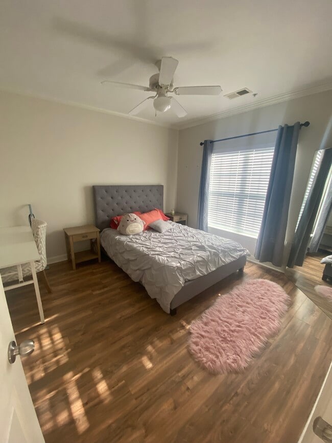 property at 1521 Cadfel Ct