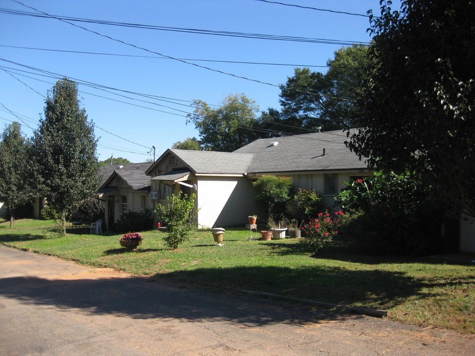 512 N 6th St in Griffin, GA - Building Photo