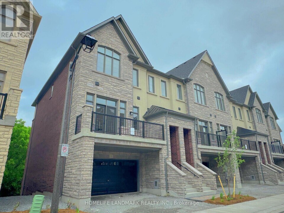 73 W Vlg Ln in Markham, ON - Building Photo