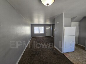 237 Madison St in Waterloo, IA - Building Photo - Building Photo