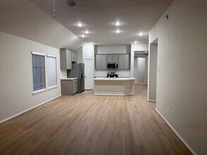 3290 Old Ironwood Dr in Spring, TX - Building Photo - Building Photo