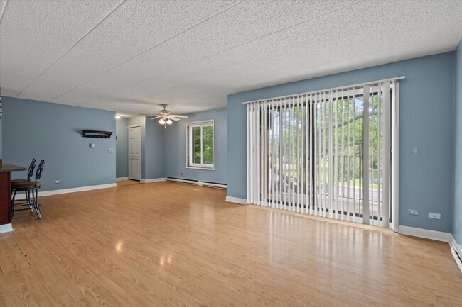 708 Briar Hill Ln in Addison, IL - Building Photo - Building Photo