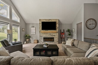 4606 S 184th Plz in Omaha, NE - Foto de edificio - Building Photo