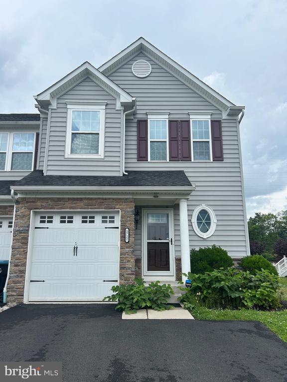 property at 1722 Lydia Dr