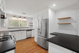 2007 Wakefield Dr in Houston, TX - Building Photo - Building Photo