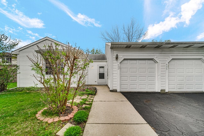 533 Lyon Dr in Buffalo Grove, IL - Building Photo - Building Photo