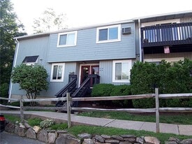 57 Ameridge Dr in Bridgeport, CT - Building Photo