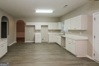 6880 Estepona St in Atlanta, GA - Building Photo - Building Photo