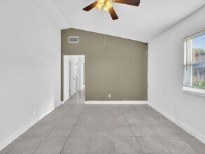 525 NW 10th Ave, Unit 02-307 in Boynton Beach, FL - Building Photo - Building Photo