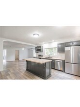 225 E Bergey St in Wadsworth, OH - Foto de edificio - Building Photo