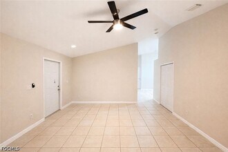 315 Melissa Dr in Lehigh Acres, FL - Building Photo - Building Photo